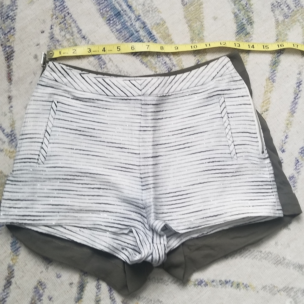 Two shorts - Picture 5 of 8